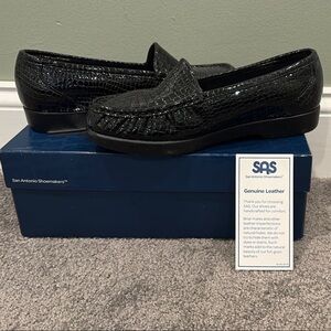 SAS Black Flats/ Loafers size 7W